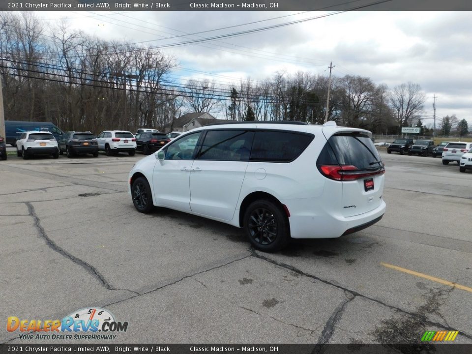 2021 Chrysler Pacifica Limited AWD Bright White / Black Photo #10