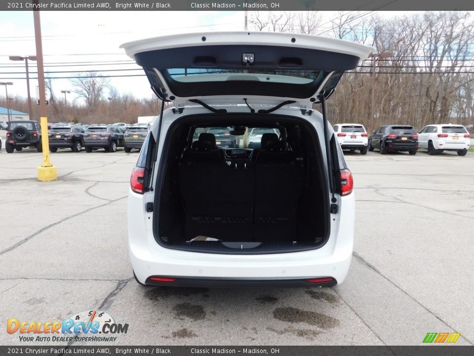 2021 Chrysler Pacifica Limited AWD Bright White / Black Photo #12