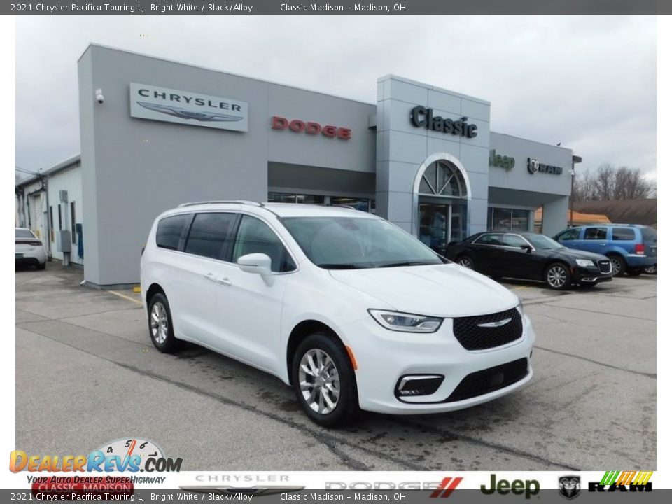 2021 Chrysler Pacifica Touring L Bright White / Black/Alloy Photo #1