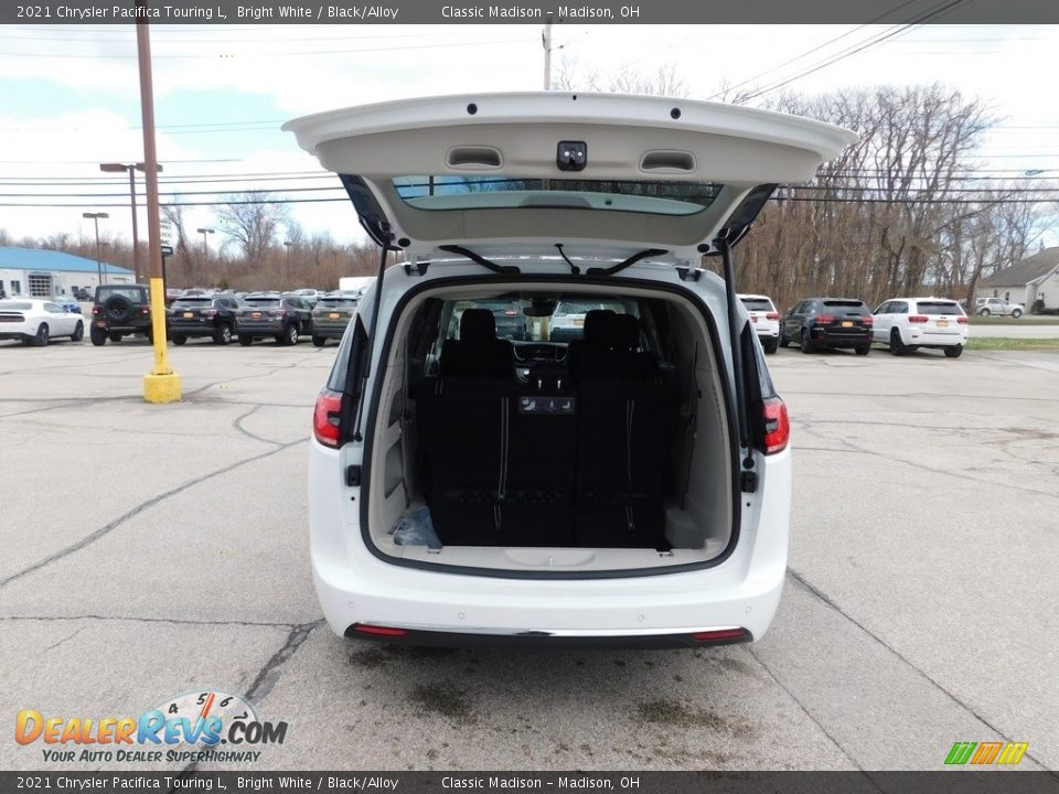 2021 Chrysler Pacifica Touring L Bright White / Black/Alloy Photo #11