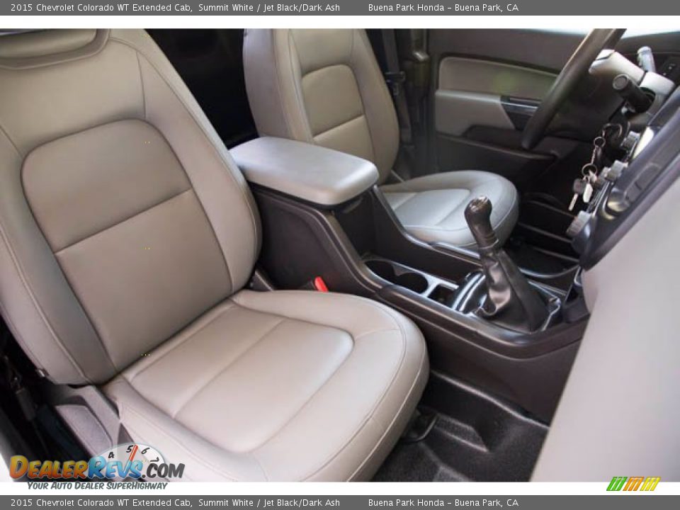 Front Seat of 2015 Chevrolet Colorado WT Extended Cab Photo #20