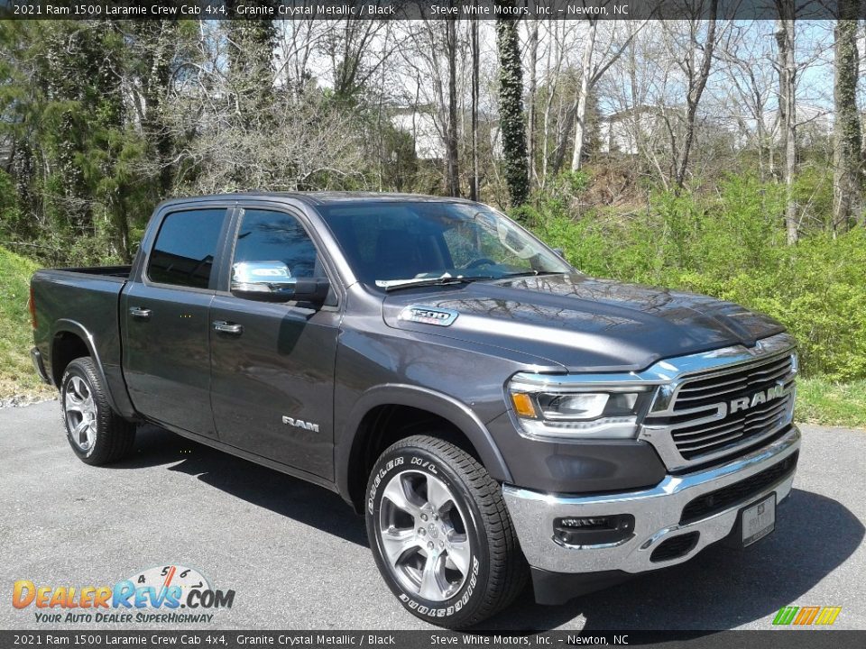 Front 3/4 View of 2021 Ram 1500 Laramie Crew Cab 4x4 Photo #5