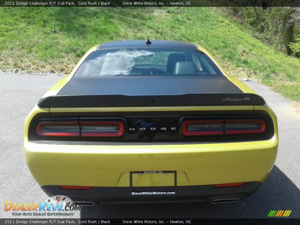 2021 Dodge Challenger R/T Scat Pack Gold Rush / Black Photo #7