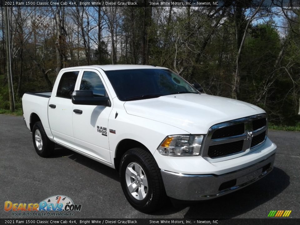 2021 Ram 1500 Classic Crew Cab 4x4 Bright White / Diesel Gray/Black Photo #4