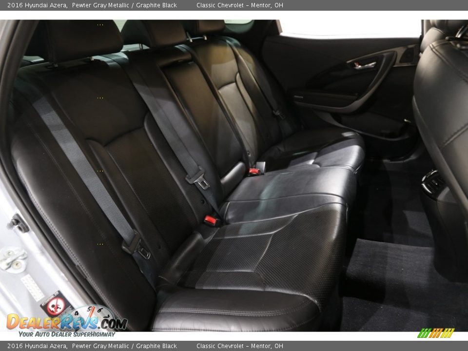Rear Seat of 2016 Hyundai Azera  Photo #18