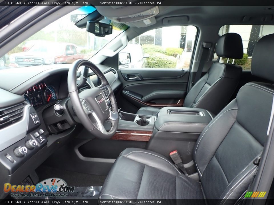 Front Seat of 2018 GMC Yukon SLE 4WD Photo #19