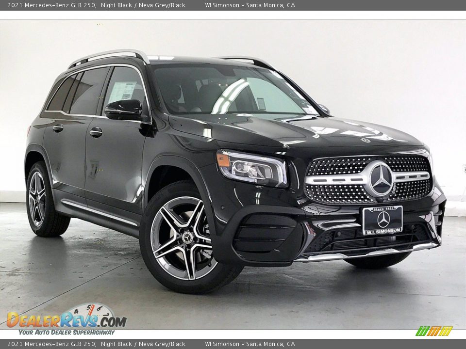 Front 3/4 View of 2021 Mercedes-Benz GLB 250 Photo #12