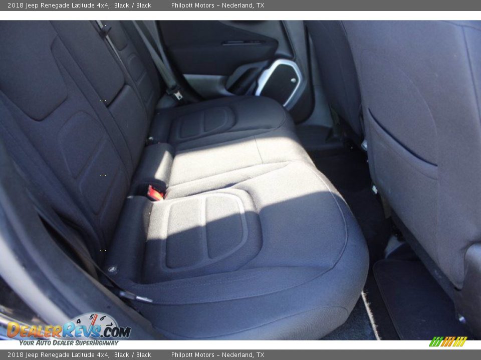 2018 Jeep Renegade Latitude 4x4 Black / Black Photo #30