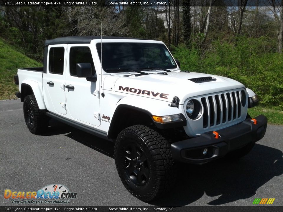 2021 Jeep Gladiator Mojave 4x4 Bright White / Black Photo #4