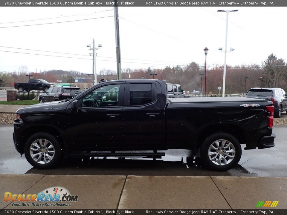 2020 Chevrolet Silverado 1500 Custom Double Cab 4x4 Black / Jet Black Photo #5