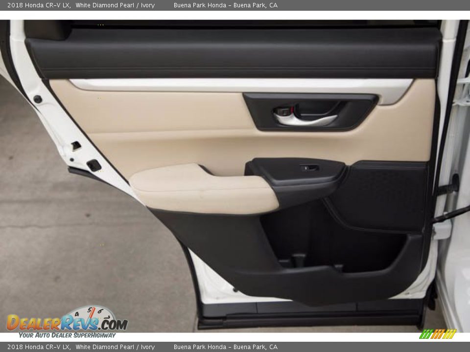 2018 Honda CR-V LX White Diamond Pearl / Ivory Photo #30