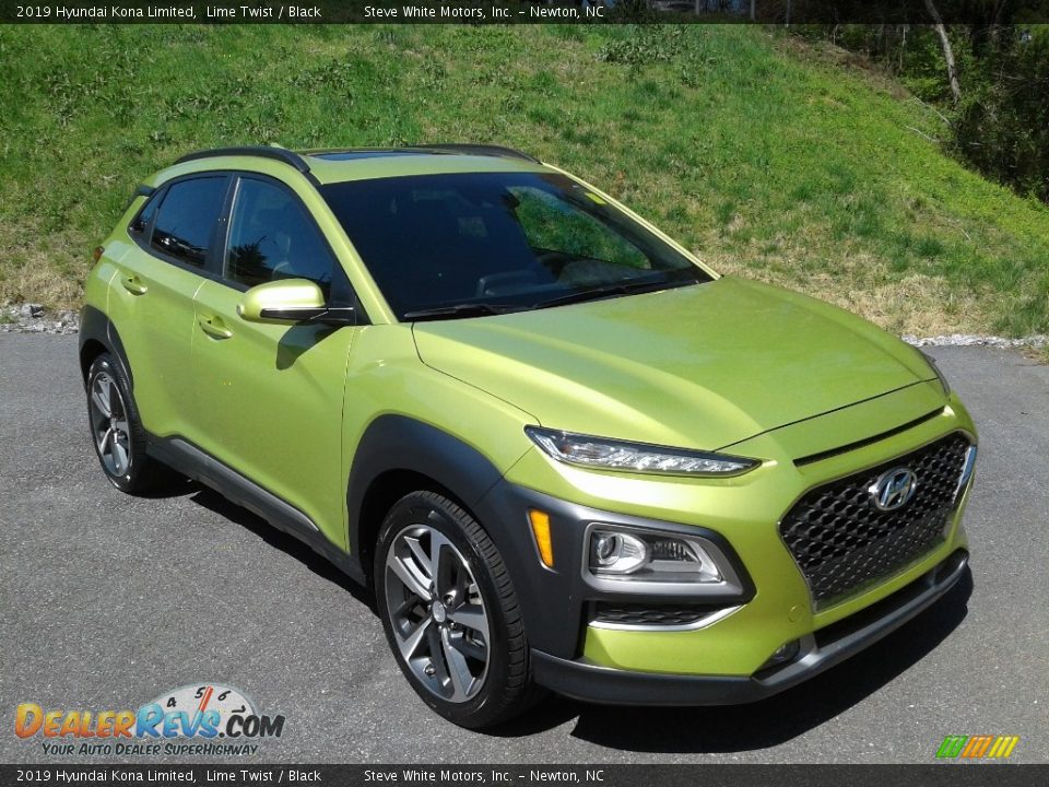 Front 3/4 View of 2019 Hyundai Kona Limited Photo #5