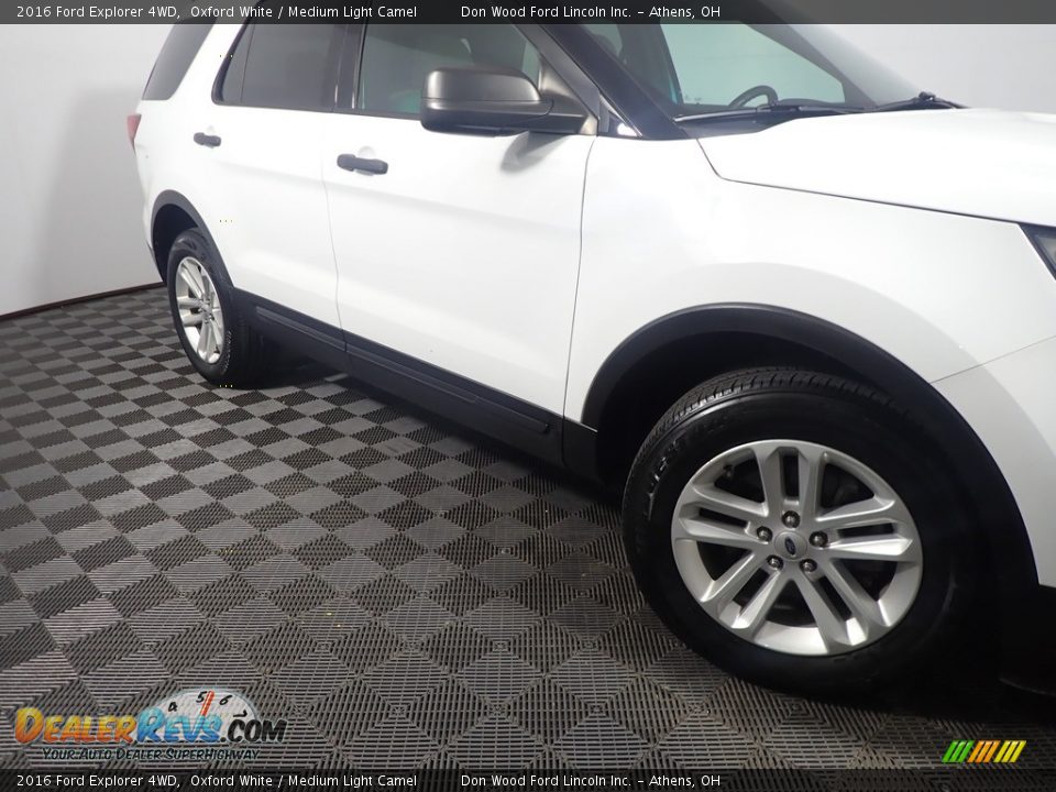2016 Ford Explorer 4WD Oxford White / Medium Light Camel Photo #4