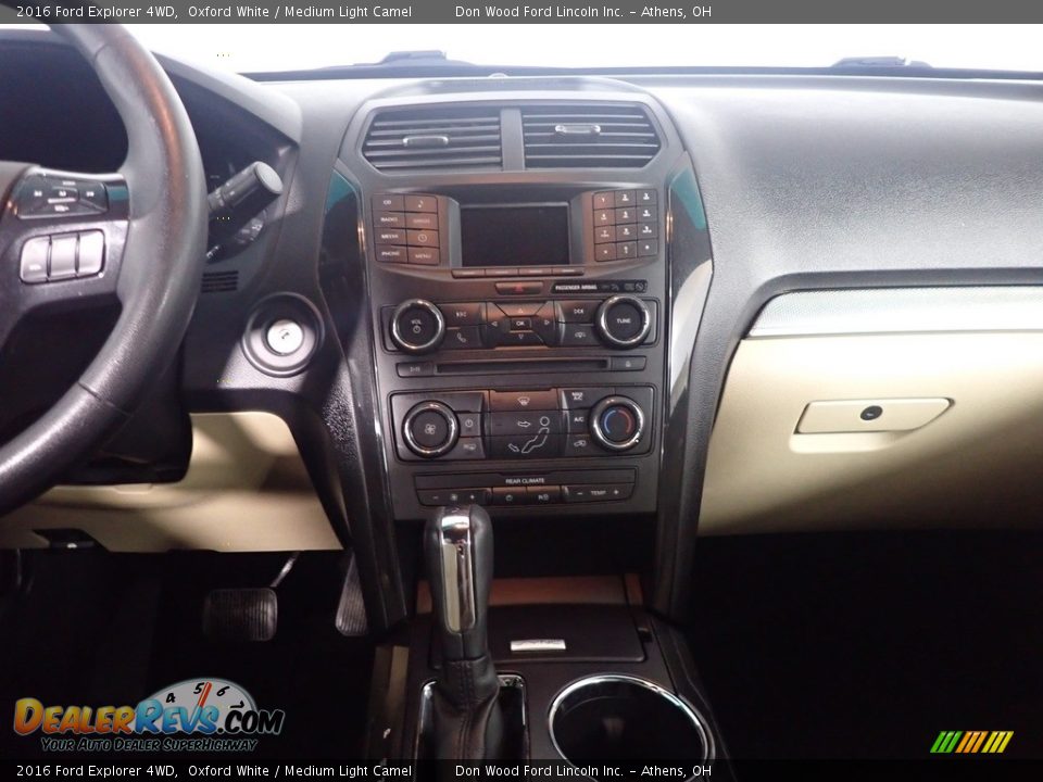 2016 Ford Explorer 4WD Oxford White / Medium Light Camel Photo #26