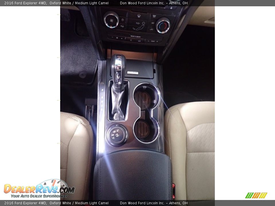 2016 Ford Explorer 4WD Oxford White / Medium Light Camel Photo #33