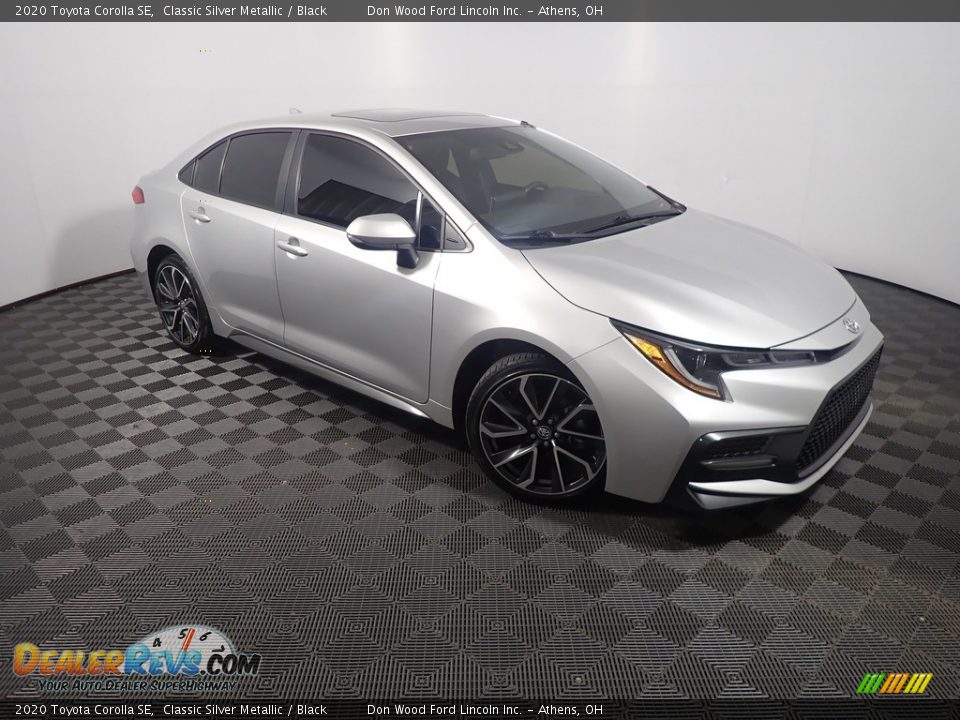 2020 Toyota Corolla SE Classic Silver Metallic / Black Photo #3