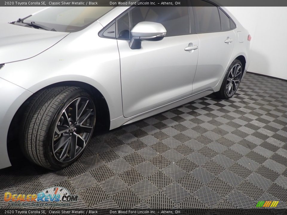 2020 Toyota Corolla SE Classic Silver Metallic / Black Photo #10