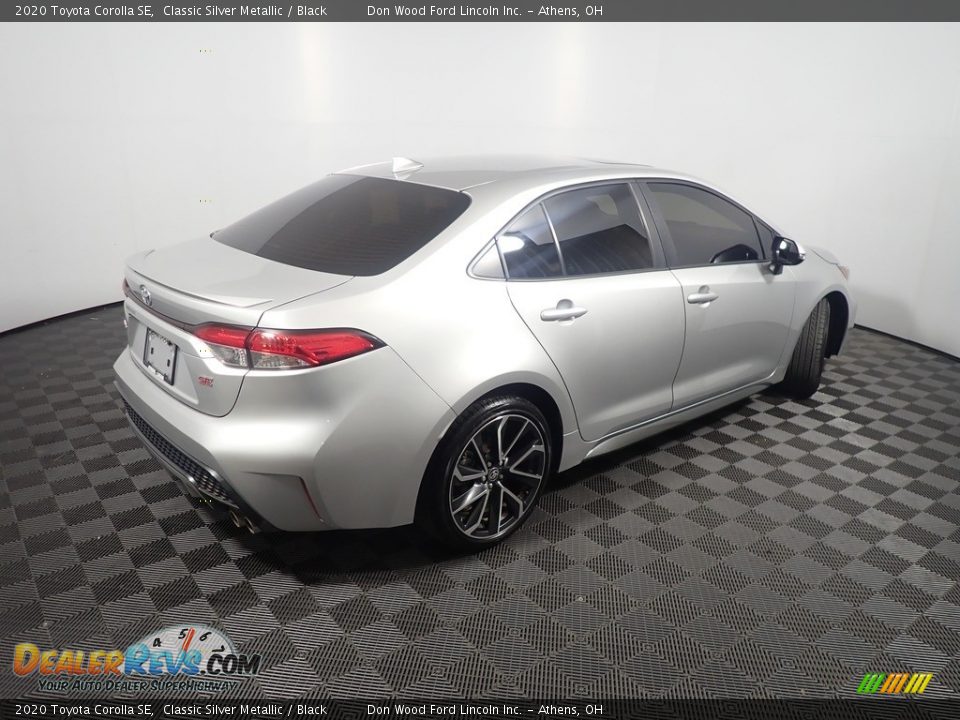 2020 Toyota Corolla SE Classic Silver Metallic / Black Photo #17