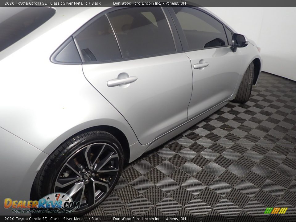 2020 Toyota Corolla SE Classic Silver Metallic / Black Photo #19