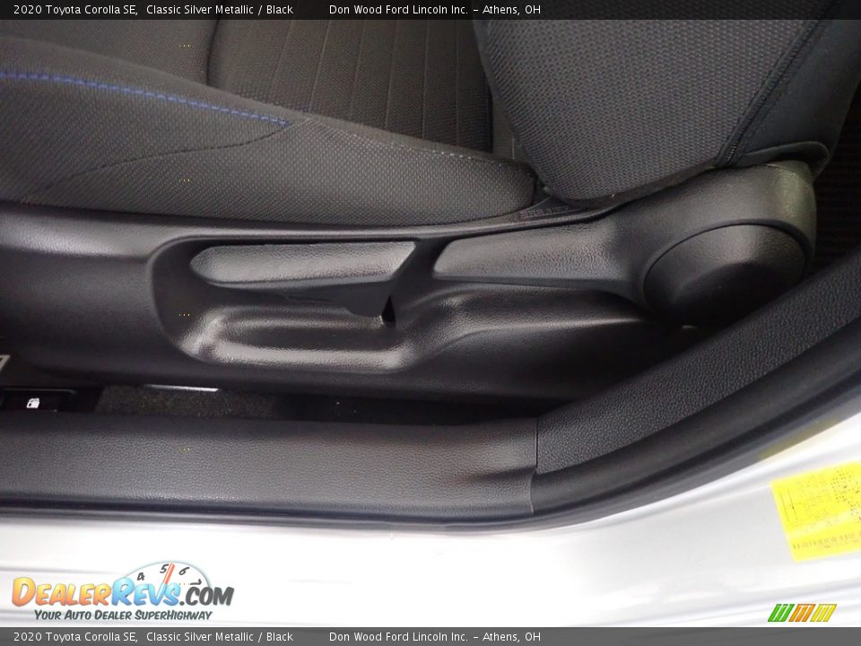 2020 Toyota Corolla SE Classic Silver Metallic / Black Photo #23