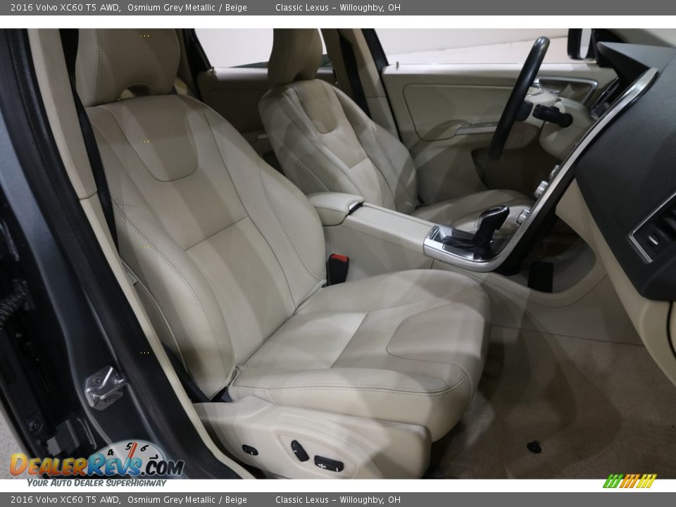 Front Seat of 2016 Volvo XC60 T5 AWD Photo #18