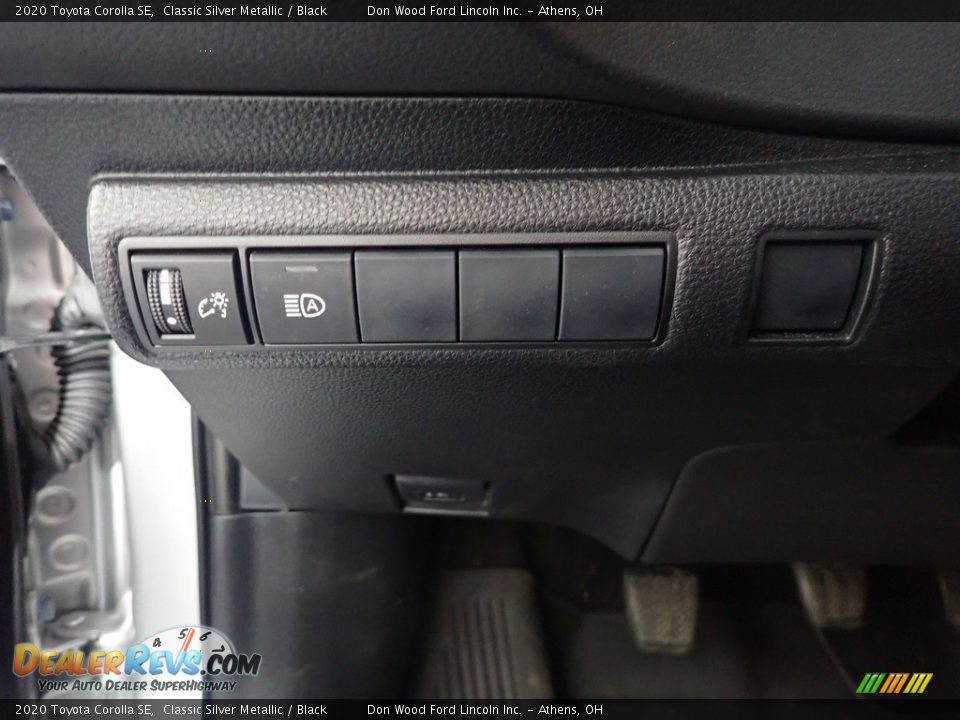 2020 Toyota Corolla SE Classic Silver Metallic / Black Photo #31
