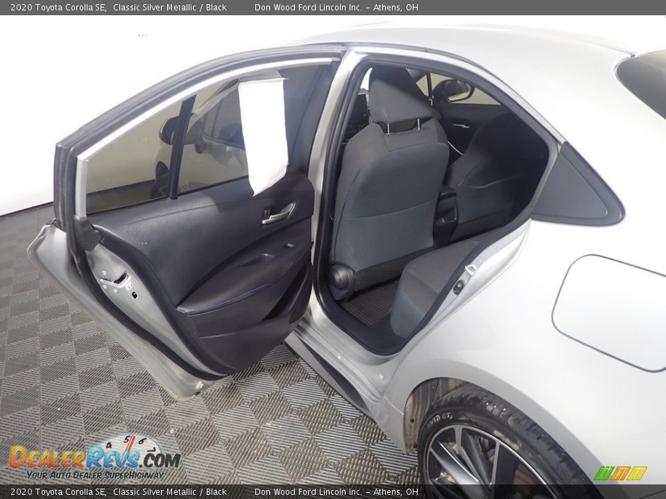 2020 Toyota Corolla SE Classic Silver Metallic / Black Photo #34