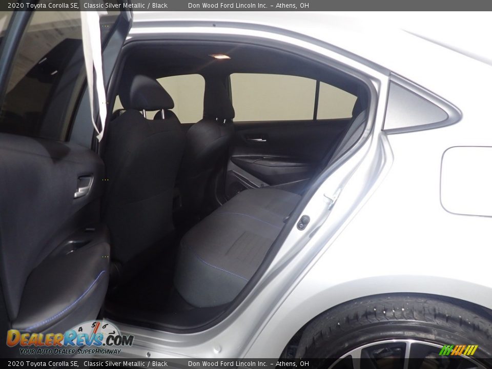 2020 Toyota Corolla SE Classic Silver Metallic / Black Photo #35