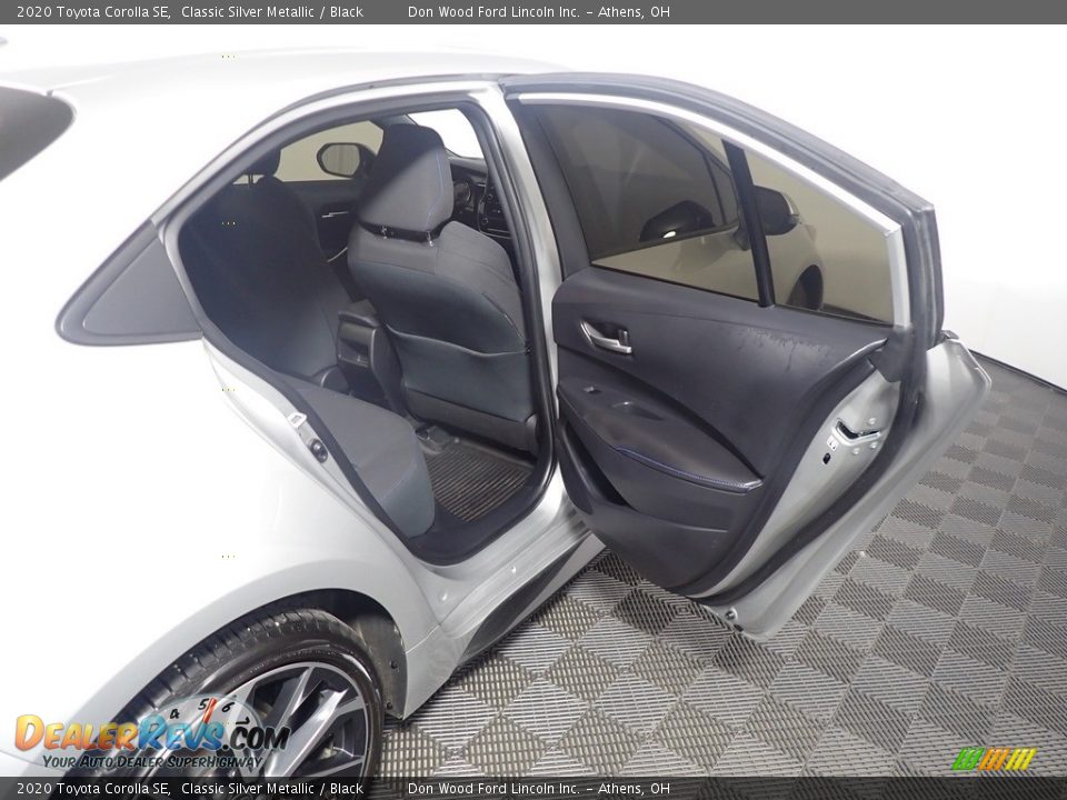 2020 Toyota Corolla SE Classic Silver Metallic / Black Photo #36