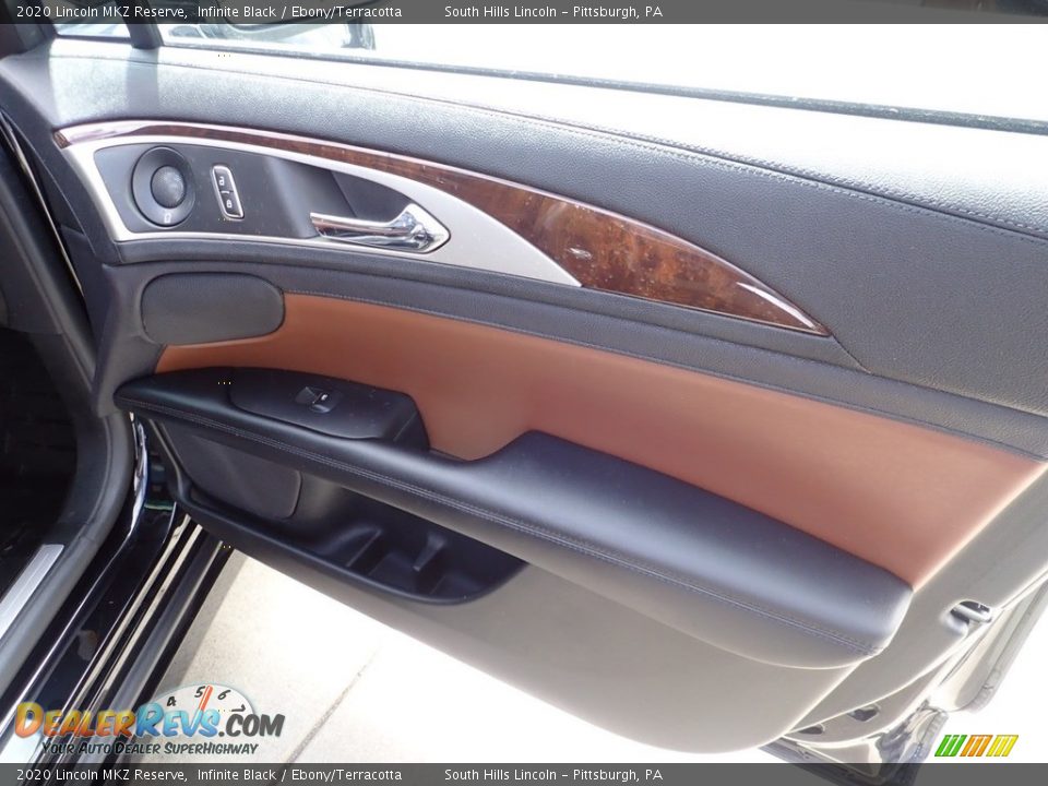 Door Panel of 2020 Lincoln MKZ Reserve Photo #13