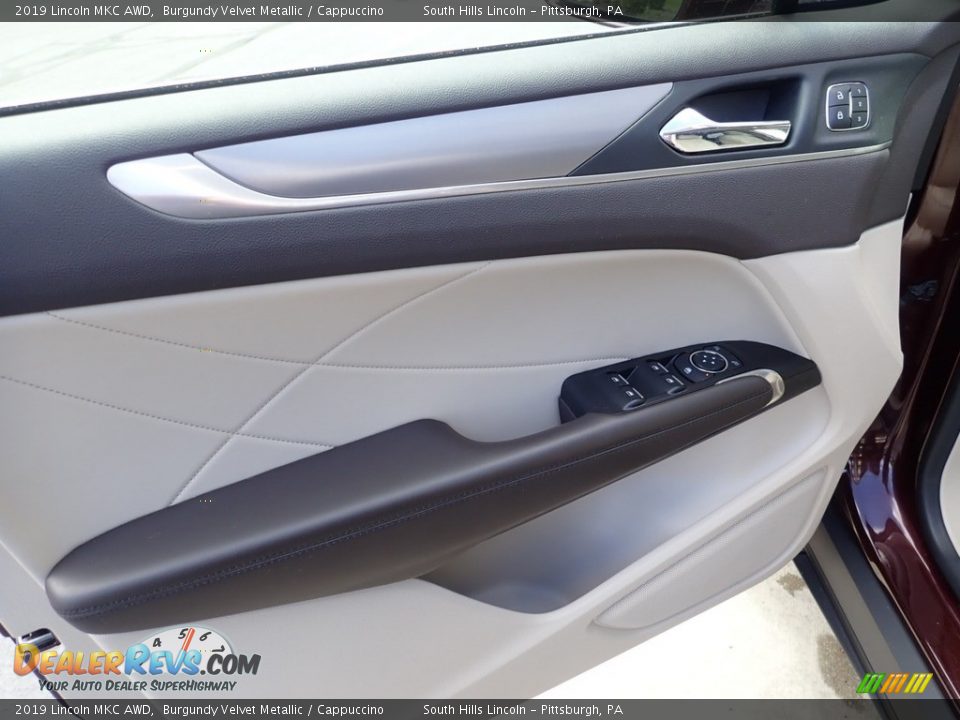 Door Panel of 2019 Lincoln MKC AWD Photo #19