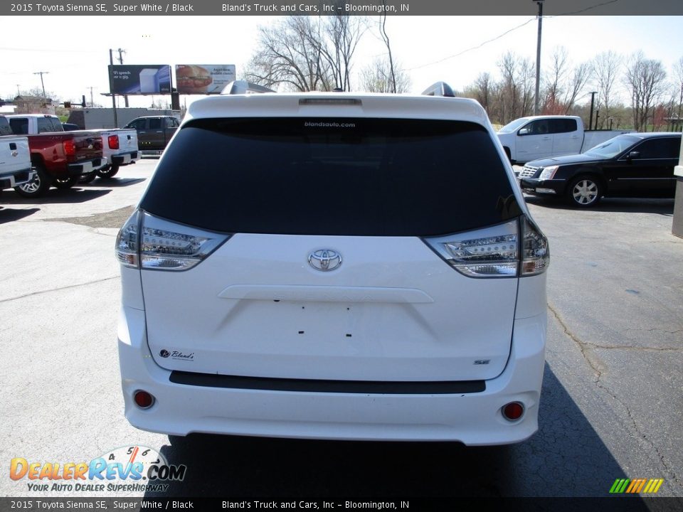 2015 Toyota Sienna SE Super White / Black Photo #29