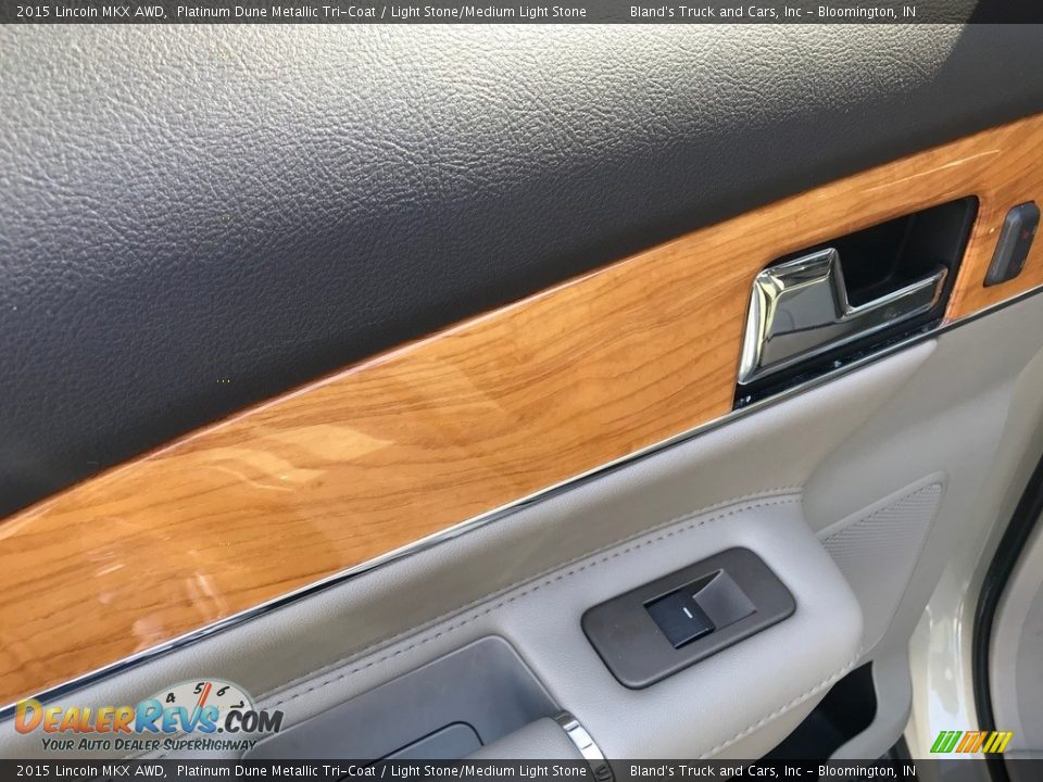 Door Panel of 2015 Lincoln MKX AWD Photo #34