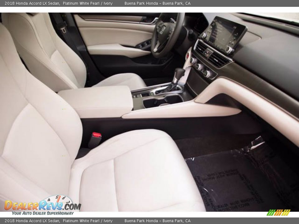 2018 Honda Accord LX Sedan Platinum White Pearl / Ivory Photo #25