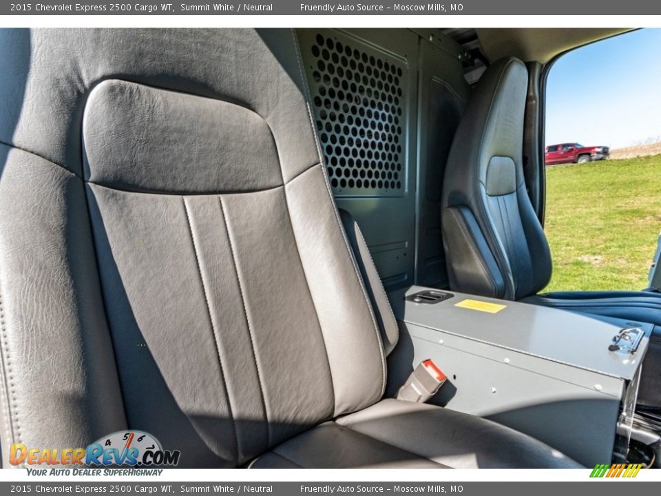 2015 Chevrolet Express 2500 Cargo WT Summit White / Neutral Photo #32