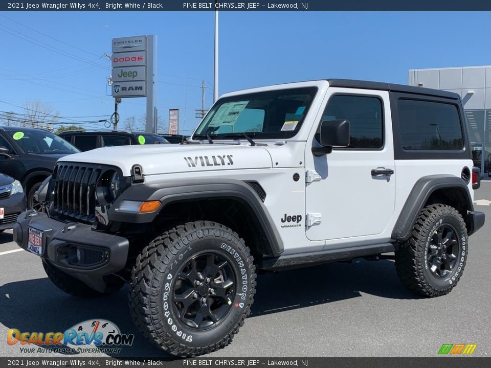 Front 3/4 View of 2021 Jeep Wrangler Willys 4x4 Photo #1