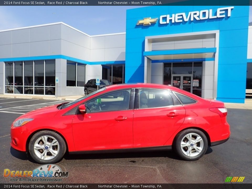 2014 Ford Focus SE Sedan Race Red / Charcoal Black Photo #3