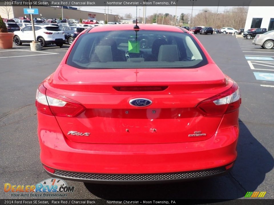 2014 Ford Focus SE Sedan Race Red / Charcoal Black Photo #6