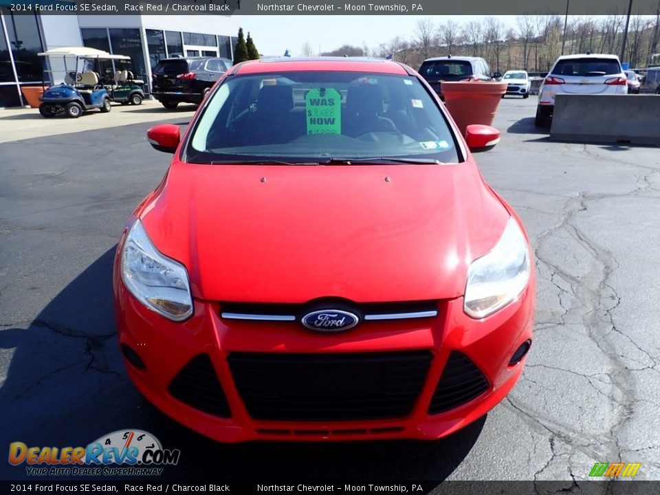 2014 Ford Focus SE Sedan Race Red / Charcoal Black Photo #13