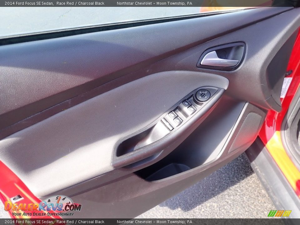 2014 Ford Focus SE Sedan Race Red / Charcoal Black Photo #24