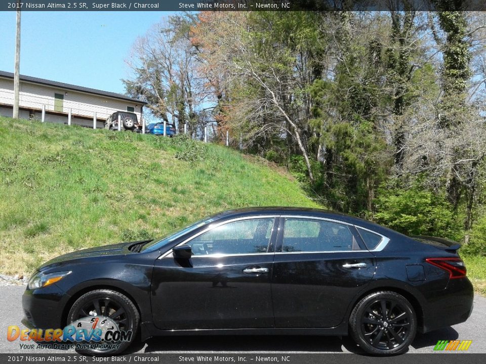 2017 Nissan Altima 2.5 SR Super Black / Charcoal Photo #1