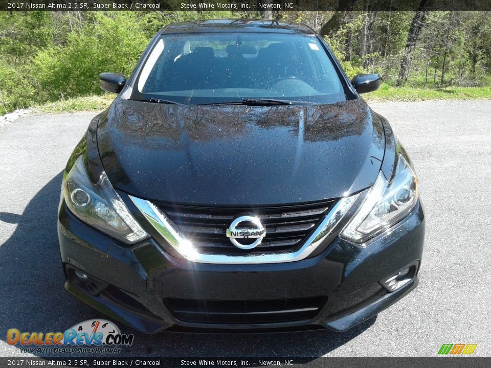 2017 Nissan Altima 2.5 SR Super Black / Charcoal Photo #3