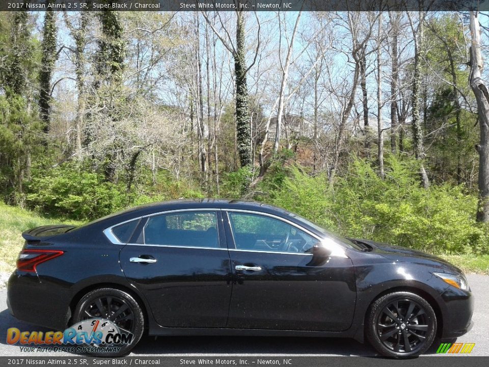 2017 Nissan Altima 2.5 SR Super Black / Charcoal Photo #5