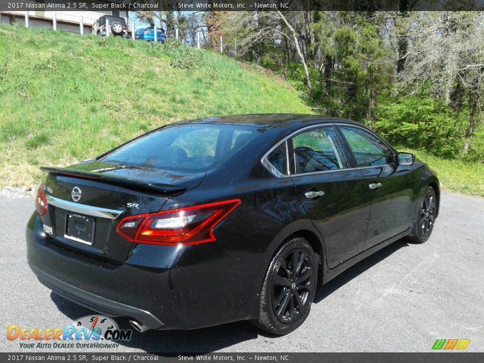 2017 Nissan Altima 2.5 SR Super Black / Charcoal Photo #6