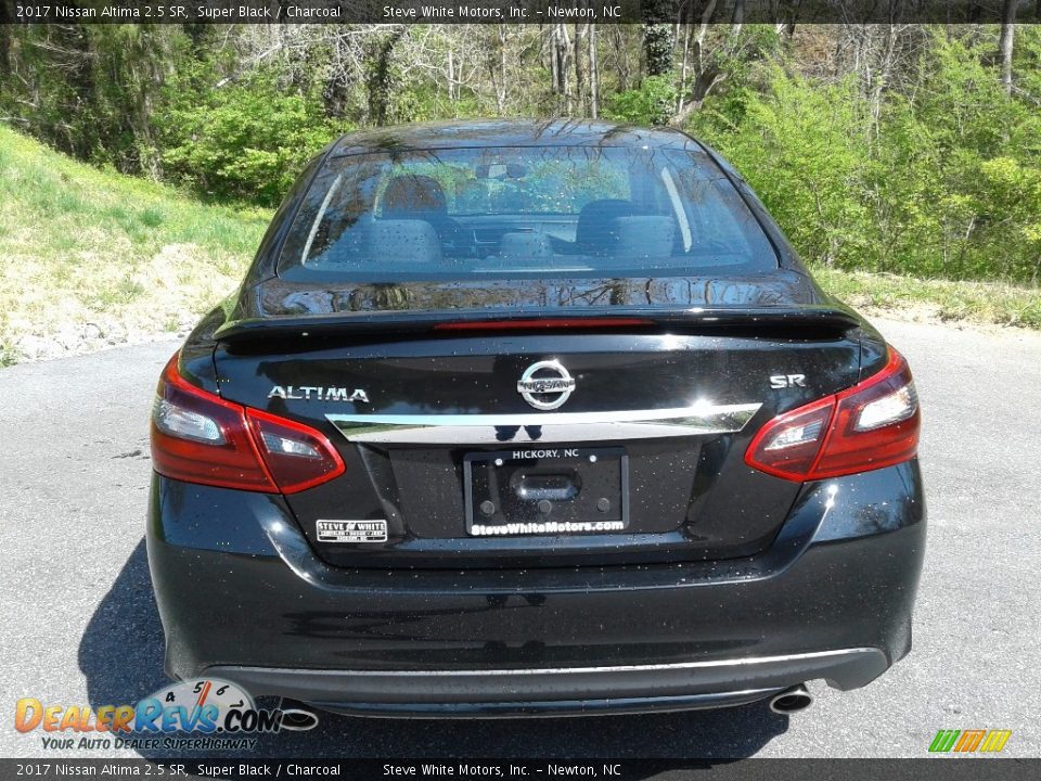 2017 Nissan Altima 2.5 SR Super Black / Charcoal Photo #7