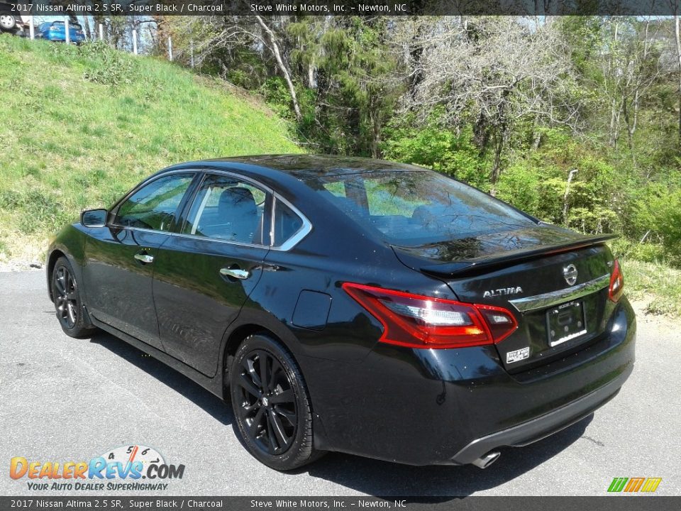 2017 Nissan Altima 2.5 SR Super Black / Charcoal Photo #8