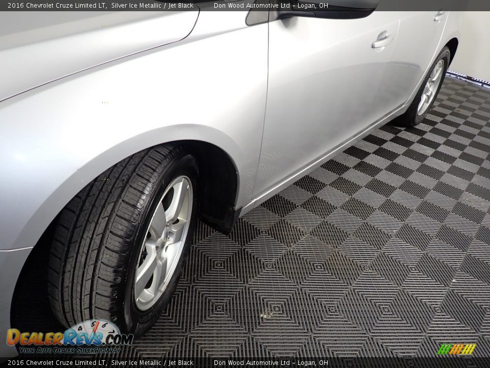2016 Chevrolet Cruze Limited LT Silver Ice Metallic / Jet Black Photo #8