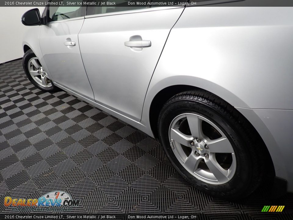 2016 Chevrolet Cruze Limited LT Silver Ice Metallic / Jet Black Photo #9