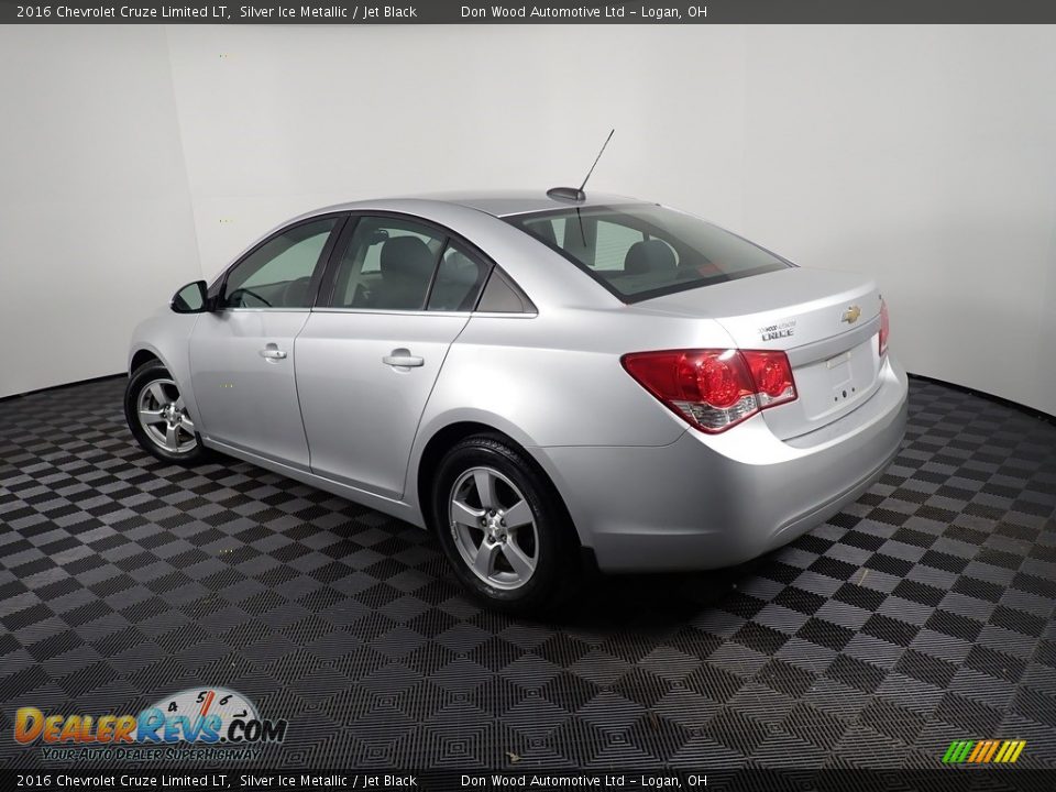 2016 Chevrolet Cruze Limited LT Silver Ice Metallic / Jet Black Photo #10