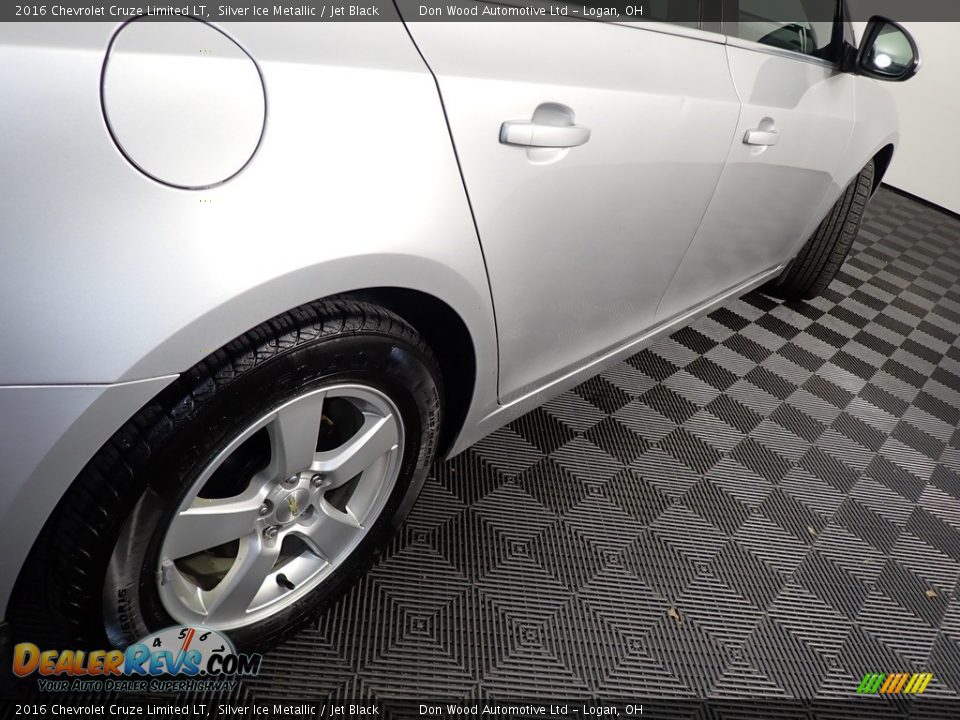 2016 Chevrolet Cruze Limited LT Silver Ice Metallic / Jet Black Photo #15